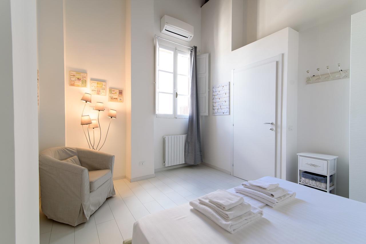 Apartment White Terrace Ostilia Rom