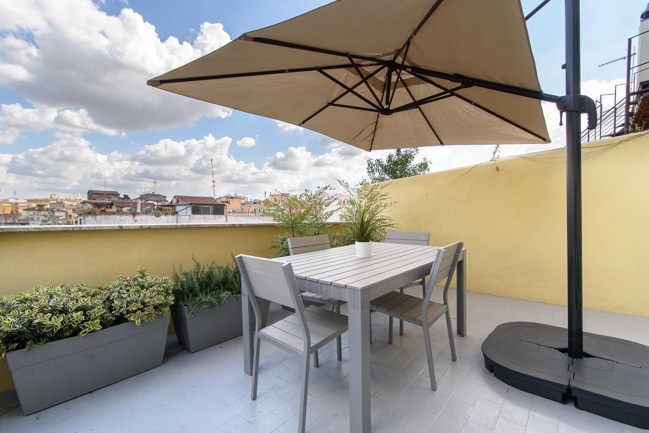White Terrace Ostilia Apartment Rom